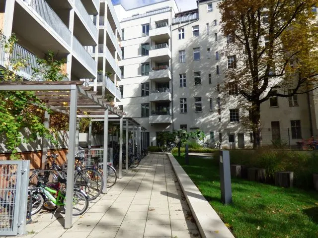 Wohnung in begehrter und zentraler Lage, nahe dem Ku´damm.
*Sonnenbalkon*Einbauküche*Gäste-WC* — photo 1
